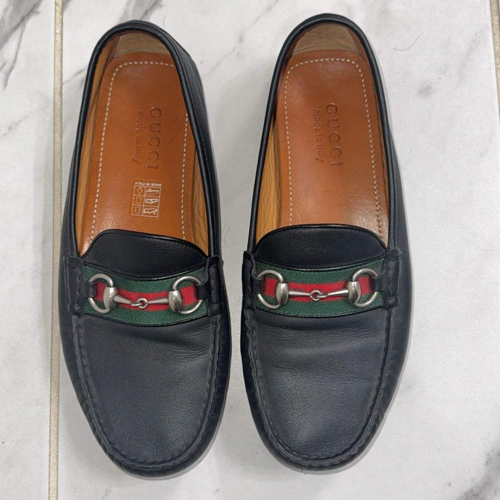 Gucci Black Leather Loafers with Signature Green and Red Stripes